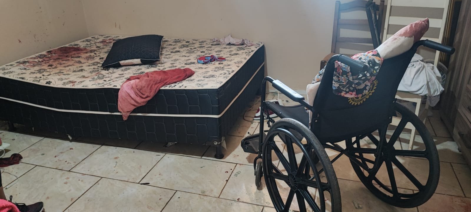 673dcba8bd41f673dcba8bd461 Mulher de 61 anos é espancada até a morte em Toledo